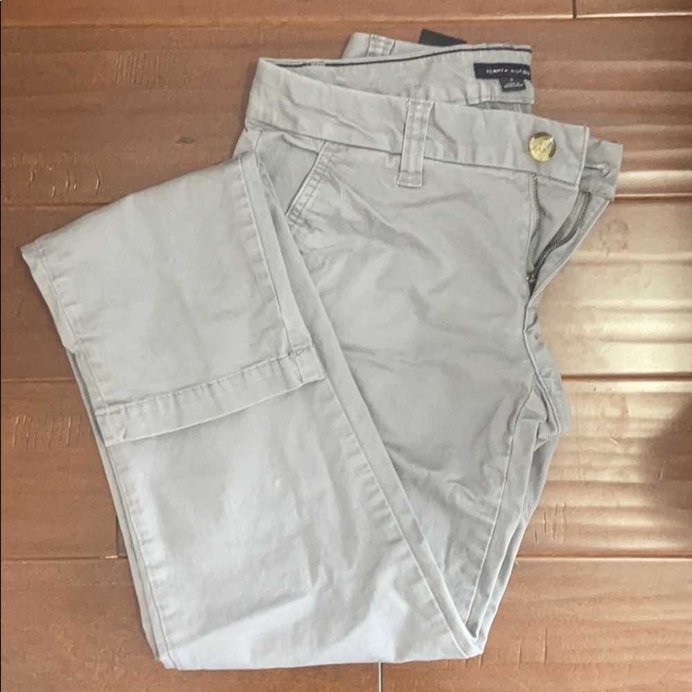 Tommy Hilfiger gray kakis